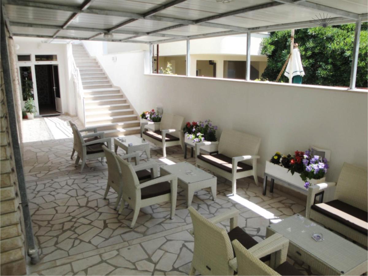 Bed&Breakfast Ivona Baška Voda Exterior foto