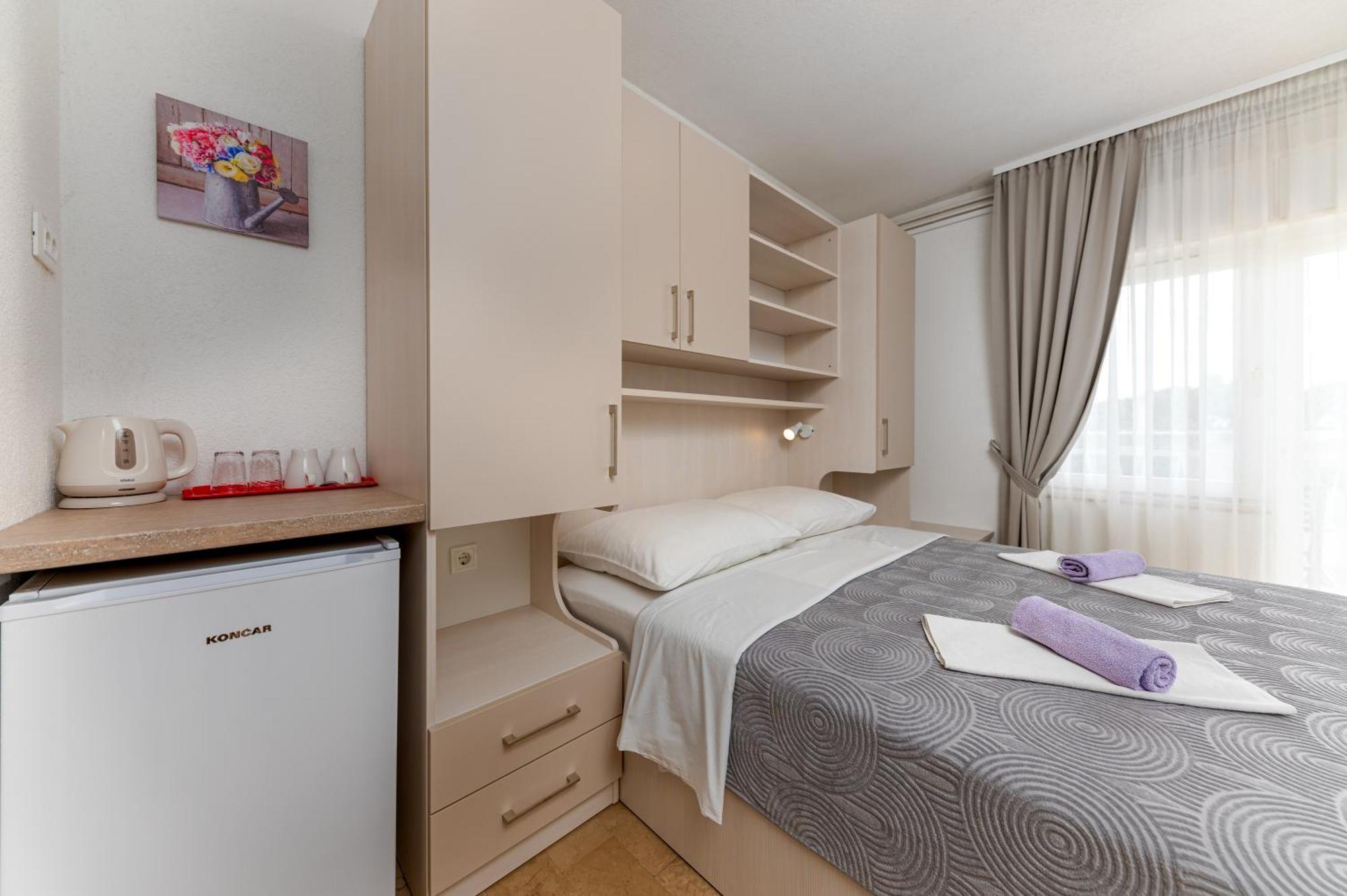 Bed&Breakfast Ivona Baška Voda Zimmer foto