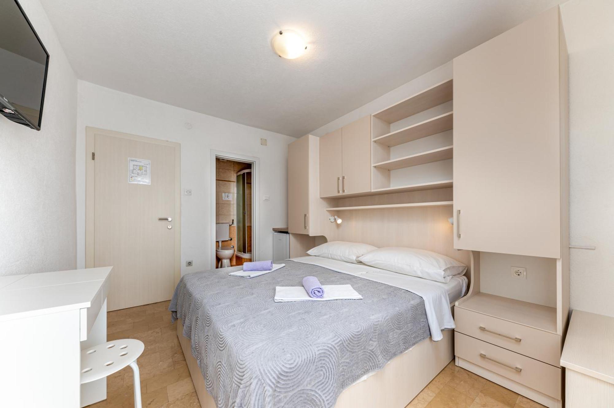 Bed&Breakfast Ivona Baška Voda Zimmer foto